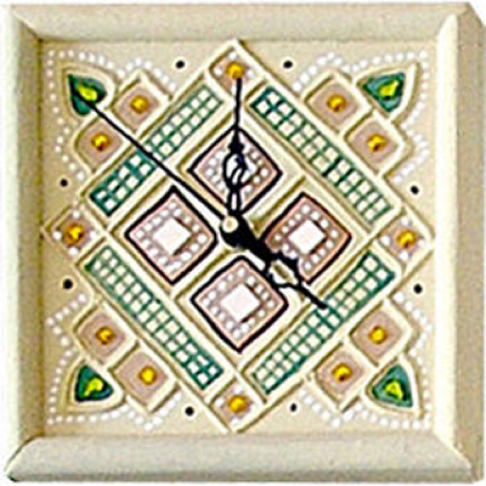 White clock mud art